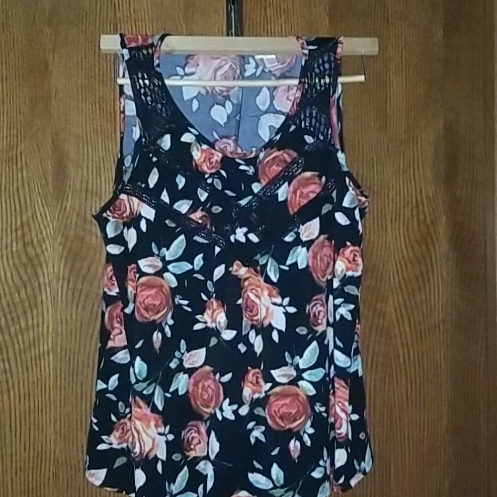 Xhilaration Sleeveless Top Black with Roses XL